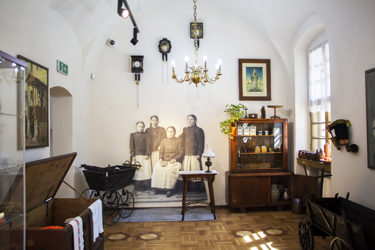 sala_etnograficzna1.jpg